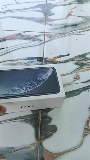 iPhone XR Miniature Showcase