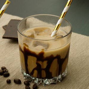 219K views · 1.5K reactions | Cool off with a delicious Baileys Iced Coffee! More free recipes on our app: smarturl.it/MrCPApp | Cooking Panda | Facebook