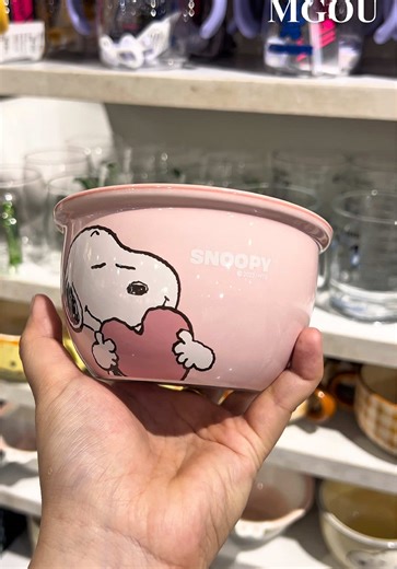 Quality ကောင်းပြီး ဈေးသက်သာတဲ့ ခွက်အကြည်လေးတွေနဲ့ Snoopy bowl လေးတွေကို MGOU Myanmar မှာ ဝယ်ယူလို့ရကြောင်း သတင်းကောင်းဗျို့ 😍🛒 #MGOU #Myanmar #bowl #mug #cute