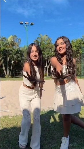 LORENA PINA E VICKY QUEIROZ FAZEM TREND VIRAL 😱 #shorts