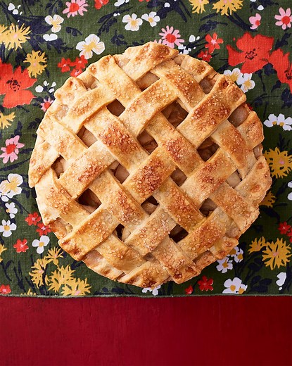 How to Store and Freeze Apple Pie Without Losing That Flaky Crust