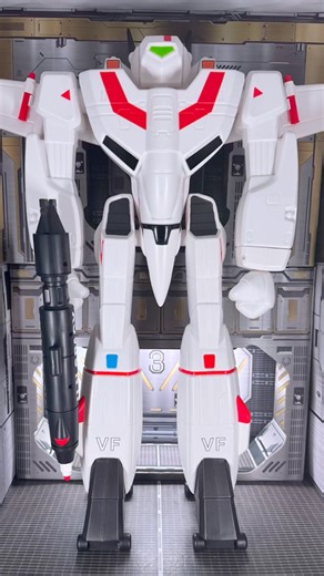 Shogun Warriors Robotech Rick Hunter’s VF-1J Battloid Jumbo Veritech by toynami #toynami #robotech