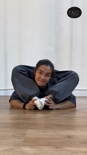 🎥 Video credits to SiuKwun and Katie — but wait… where is Katie?! 👀 Drop a comment if you spot her! 😂 ✨By the way, are you new to movement? Perfect. We welcome YOU. 💃💪 You don’t need to be flexible, strong, or experienced to start. You just need to be curious. At Tao Dance Arts, we believe movement is for every body. Whether you’re stepping into a studio for the first time or returning after years, we meet you where you are, and grow with you, one class at a time. Each class blends cardio, 