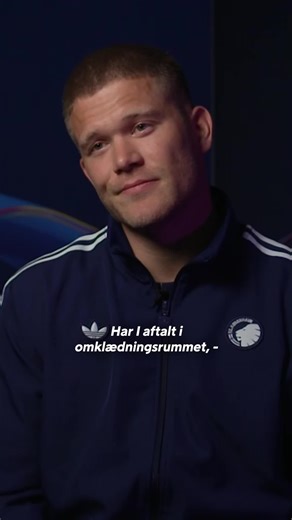 'Hvem skal byde ham ordentligt velkommen?' 😆❤️ Se FCK-Napoli 19.30 tirsdag på Viaplay og TV3