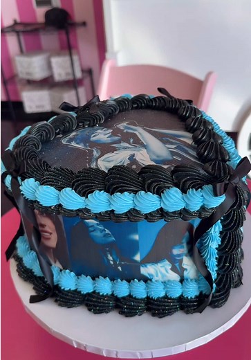 Carousel Cakes for Billie Eilish Fans
