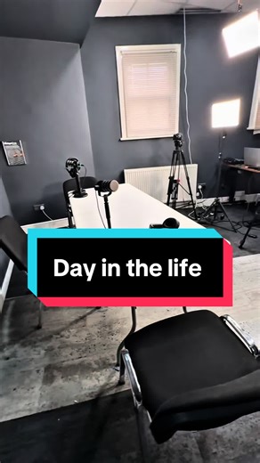 Day in the life of a 17 year old roofer big thanks to @Off The Job: A Trade podcast for inviting me to be on there show @TS COOKHOUSE #dayinthelife #entertainment #vlog