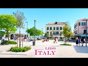 ITALY, LIDO ISLAND. Beautiful Walk to The Beach