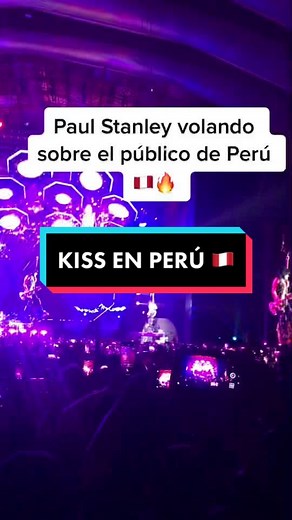 KISS en Perú: Paul Stanley volando sobre el Arena de Lima