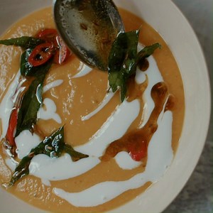 This Squash Soup is the perfect winter treat done quick.....#GRQuickandDelicious has so many more of these quick recipes....get it now po.st/VdFBEt | Gordon Ramsay