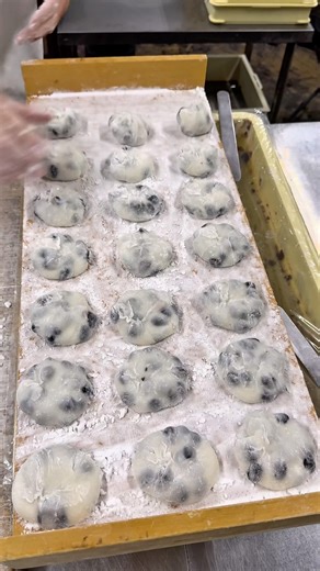 巨大餅つき機で作る豆大福