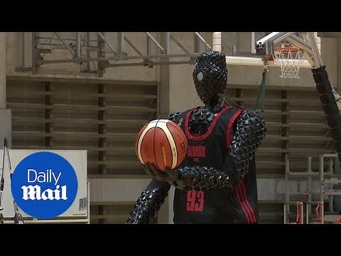 Three-point-shooting basketball robot shows off skills
