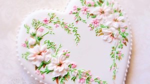 38K views · 1.1K reactions | Floral Heart Cookie decorated with Royal Icing..  Thank you for sharing❣️ Icing and cookie recipes... https://nadiamlb.com/recipes My Etsy... https://www.etsy.com/shop/NadiaMLB | My little bakery | Facebook