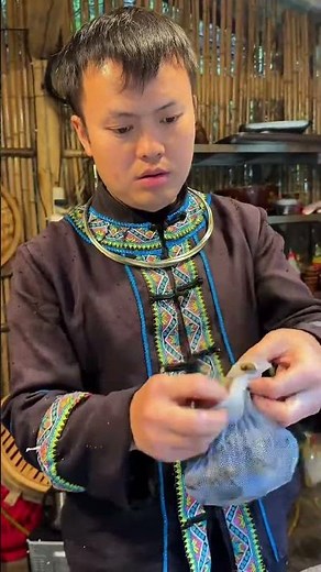 ASMR MUKBANG：XIAOYU MAKES A WHOLE PORK CHOP