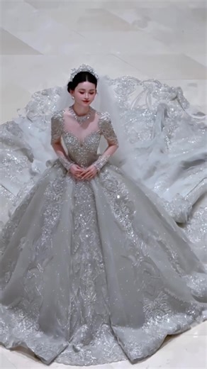 Stunning Wedding Dress for a Beautiful Bride