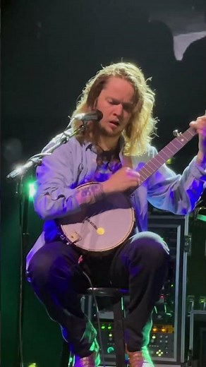 Billy Strings playing his Banjo! “Georgia Buck” 05/19/23