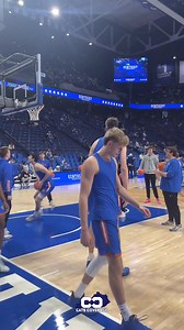 It’s minimal effort for Florida’s Olivier Rioux (7’9) to dunk a basketball. 🤯 | Cats Coverage