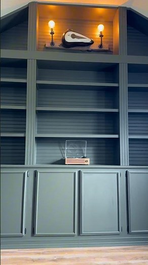 DIY Built-in bookshelf