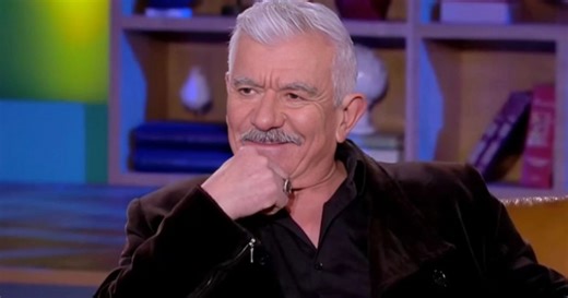 Γιαννόπουλος: Το Μπούλινγκ που Βίωσε στην Αθήνα – «Γέλαγαν τα Παιδιά» | Pagenews.gr