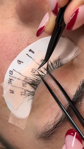 ONLINE LASH TRAINING & LASH PRODUCTS on Instagram: "Lash with me ✨🩷 #wispylashes #cateyelashes #lashwithme #lashtutorial #lashextensions"