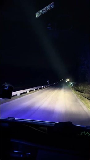 Swivel headlight on an ambulance