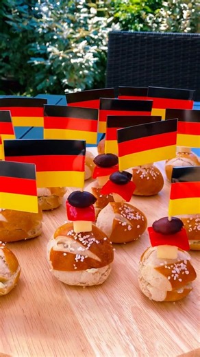 Turning frozen pretzel sticks into the ultimate World Cup bites! 🤯⚽🇩🇪 #easyrecipes #worldcup2026