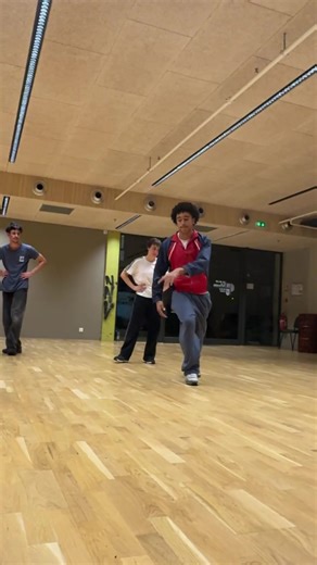 Breakdance Moves by Bboy Mathias: Show them!