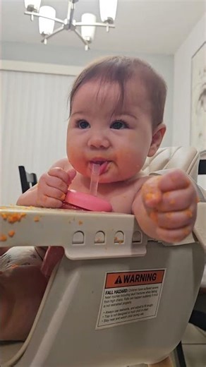 She's gotten so good at using her straw sippy cup #babyshorts #shorts #momlife #chunkybaby