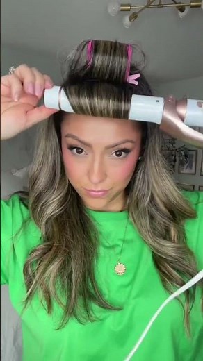 How to style curtain bangs 🙆‍♀️ This hair tutorial for curtain bangs is so easy 🫶