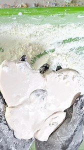 Crushing a white starchy butterfly🦋 #fblifestyle #cornstarch #asmr #oddlysatisfyingasmrvideo #oobleck #asmrsounds #loveofasmr | Loveofasmr