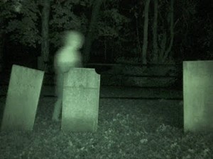HAUNTING GRAVEYARD GHOST FOOTAGE - (GHOSTS CAUGHT ON VIDEO TAPE)