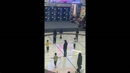 Boy continues jump rope after pants fall in Shandong, China