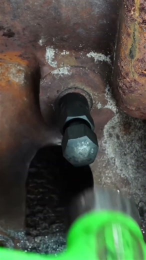 How to Remove a Rounded-Out Hex Drain Plug with a GripEdge G-FORS Broken Bolt Extractor!
