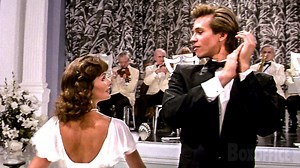 The fact that everyone knows this dance is sending me | Boxoffice Movie Scenes