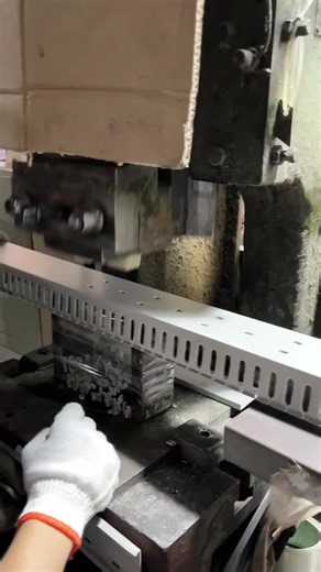 Welcome to watch the production process of the slotted pvc cable trunking, this type of cable ducts is popular used in managing and separating from different electric wires, it's very helpful in wiring layout👍👍 #cableduct #cabletrunking #cablemanagement #pvccableductfactory #manufacturer