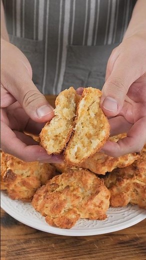 Quick & easy homemade cheddar biscuits! 🧀