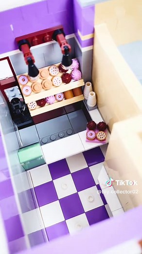 Exploring the Lego Creator Expert Police Station