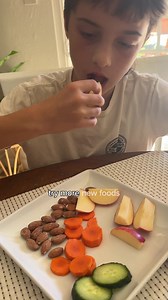 Your picky eater is missing one key thing. 🍽️ Not your fault. ❤️ Not about better rules. 🚫 It’s about missing nutrients. 🌿 Juice. 🥤 Nuggets. 🍗 Mac and cheese. 🧀 Their diet won’t give what their body needs. This is why tantrums. 😩 Why bad focus. 🧠 Why no sleep. 🌙 One EllaOla packet has nineteen vitamins 💊 and fifteen real fruits and veggies 🍎🥦. That’s the fix. ✅ Mix it in. They won’t taste it. You’ll watch everything shift. 🌈 👉 Try it now — give their body what it’s been asking for.