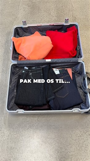 Din Vintage Shop ApS on Instagram: "I skal glæde jer til at se, hvad der kommer op de næste dage🫶🏻"
