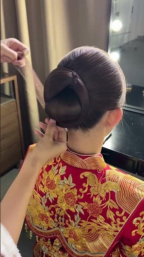 Simple Makeup Tips for Brides: Achieve a Perfect Look with Just a Hand