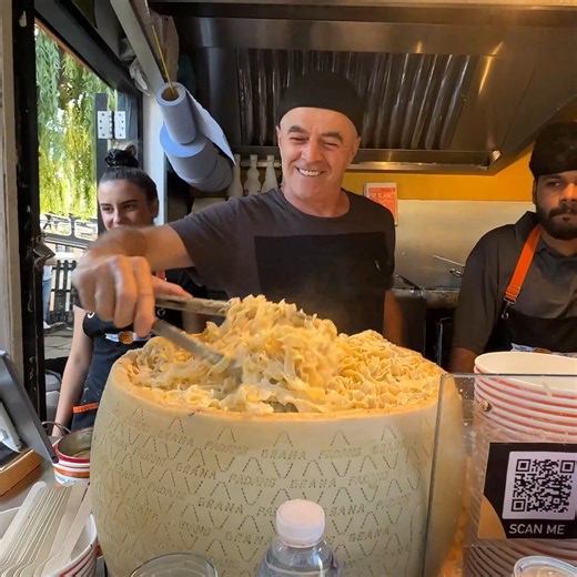 42K views · 1.4K reactions | I spent the day exploring Camden Market, one of London’s most iconic street food destinations, and dove into a wide variety of classic and modern British street food. #CamdenMarket #LondonStreetFood #BritishFood #StreetFood | Strictly Dumpling | Facebook