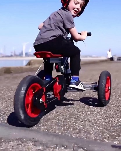 4.3K views · 27 reactions | Bend but never break!  The Bender has a steering system that lets you lean left or right to change direction. A much loved Ride that has the WOW factor!  Build it with the Legend Kit. #bender #electricvehicle #ride #kids #maker #ev #buildyourown #electric #motorized #toy #bestgift #sustainable #durable #modular | Infento - World's first real constructible rides | Facebook