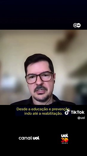 Você conhece a toxoplasmose? Apesar de afetar cerca de um terço da humanidade, a toxoplasmose ainda recebe pouca atenção. Cerca de 60% a 70% dos brasileiros já tiveram contato com a doença, segundo especialistas. Apesar de geralmente não causar sintomas, ela pode trazer riscos para gestantes e bebês. Pesquisadores defendem que a toxoplasmose seja reconhecida pela OMS como uma doença tropical negligenciada. #UOLHoje #DW #VideosDW