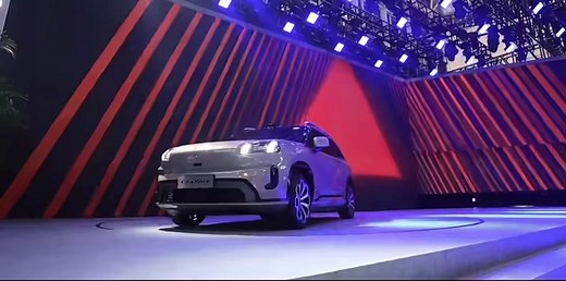 2024 Beijing Motor Show: Second-gen GAC Aion V At the 2024 Beijing Auto Show, GAC Aion introduced its latest addition to the electric SUV lineup, the second-generation AION V. Built upon the AEP pure electric platform, this model embraces a fresh design concept and places emphasis on intelligent driving capabilities. Positioned as a pure electric SUV, the new AION V boasts an impressive range of 750km and features a self-developed second-generation ITS2.0 intelligent temperature control system.