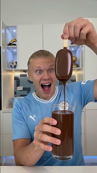 SUBSCRIBE AND GET 7 YEARS OF GOOD LUCK FROM Haaland! 🍀😅 #football #Haaland