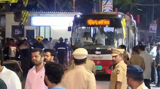 BEST bus crash: Eyewitness recalls chilling details | Rediff-TV | Rediff.com