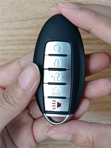 Disassemble & reassemble a car key fob in seconds ⚡ No force. No stress. Just the right method. 🔧 Perfect for shell replacement & professionals. 👉 Watch closely! #carkey #remotekey #disassemble #locksmith #repair #KeyRepair #locksmithlife🔑locksmith