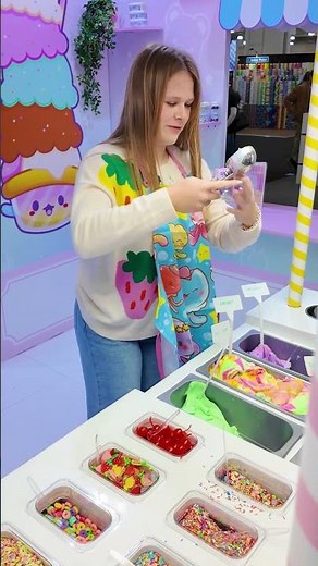 Assistan'st First Job Scooping Ice Cream at Kawaii Slime #FamilyFun #kawaiislimecompany #FirstJob