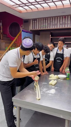 Mastering the Art of Hand-Pulled Spaghetti Noodles 🍝 | Step-by-Step Tutorial
