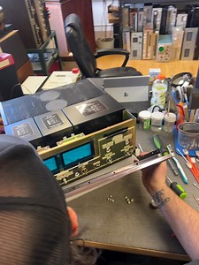 Cleaning the Mcintosh and then it’s ready for its new home! #vintageaudio #vintagestereo #hifiaudio #audiophile #audiophiles #classicaudio #stereo #workvibes #vintage #stereosound #60s #musictherapy | The Vintage Audio Shop