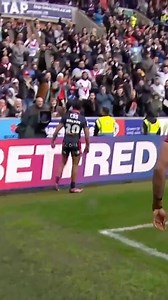 𝗟𝗲𝘄𝗶𝘀 𝗠𝘂𝗿𝗽𝗵𝘆 𝘁𝗮𝗸𝗶𝗻𝗴 𝗳𝗹𝗶𝗴𝗵𝘁! Lewis Murphy launched into the sky and landed a wonder try in the Good Friday Derby! Aerial acrobatics in Pink Oxen Metasock DNA — simply unreal. 𝗢𝘅𝗲𝗻, 𝗘𝗻𝗴𝗶𝗻𝗲𝗲𝗿𝗲𝗱 𝘁𝗼 𝗜𝗻𝘀𝗽𝗶𝗿𝗲. #Oxen #Oxensports | OXEN Sports